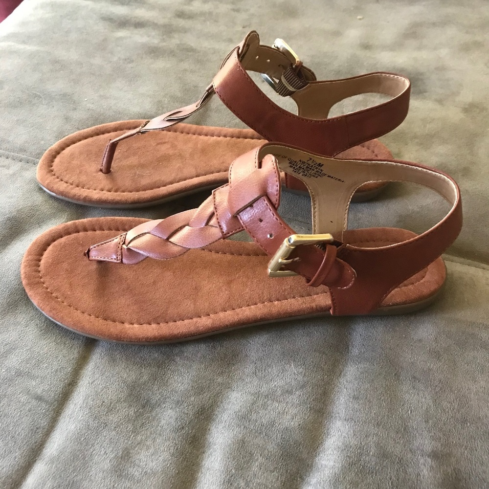 Nine West Katryn Brown Thong Sandal Flats 7.5